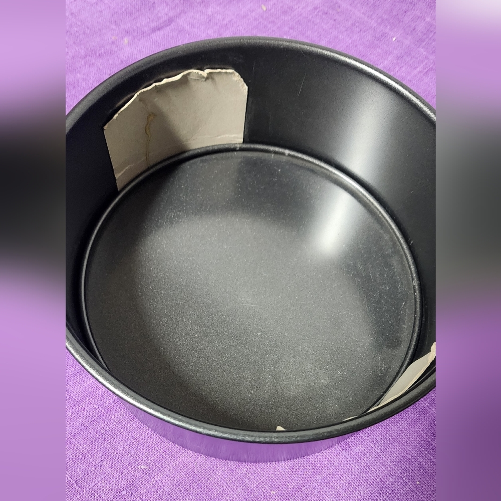 Palm Restaurant Round Cake Pan 8"x8" New with minor defects